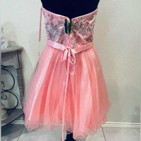 Formal Dress - Picture 5 of 10